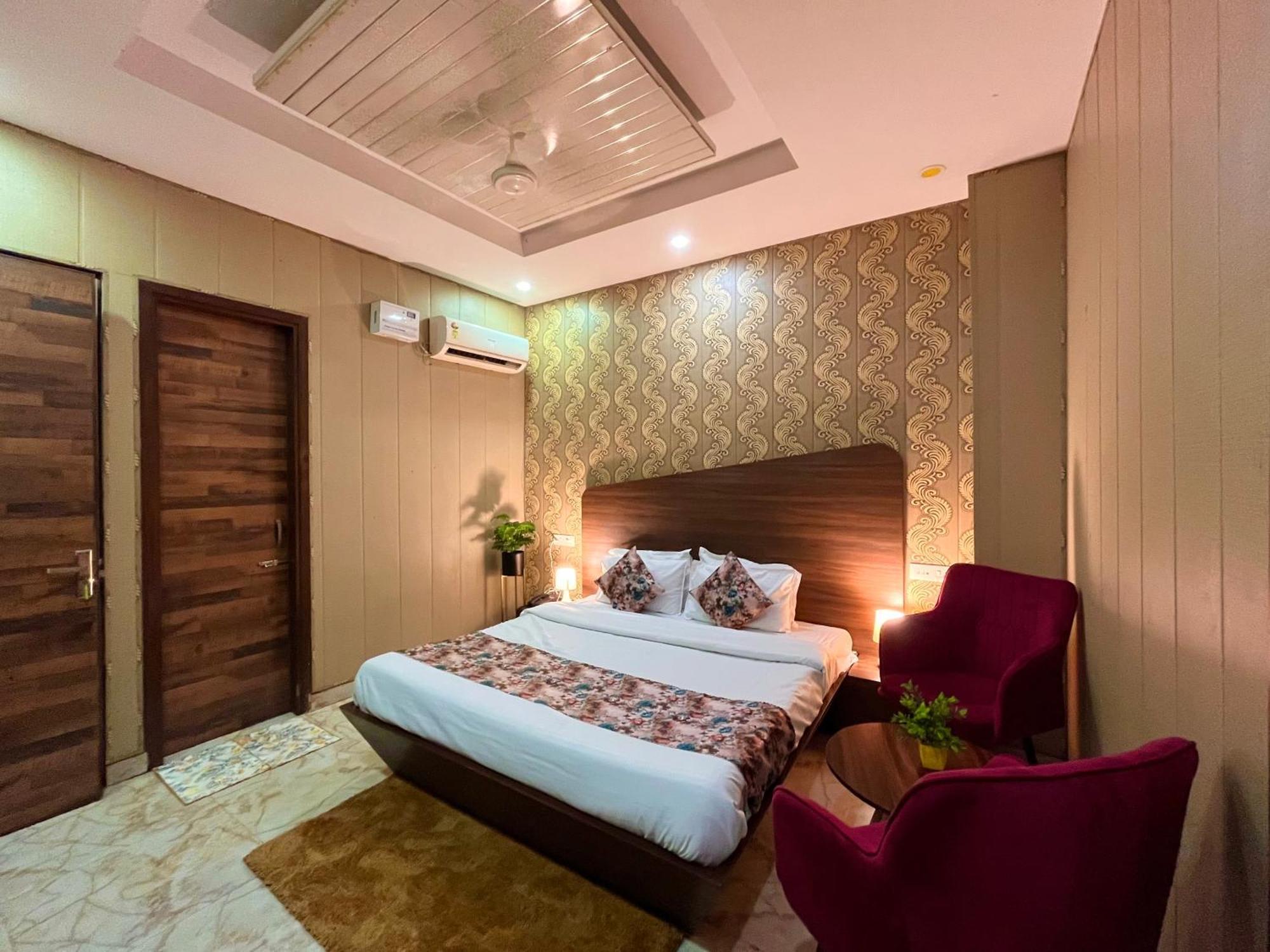 Hotel The Pearl Grand - Top Rated ! Most Awarded ! Parking ! Lift ! Luxury Rooms ! Best Selling Zirakpur Exteriér fotografie