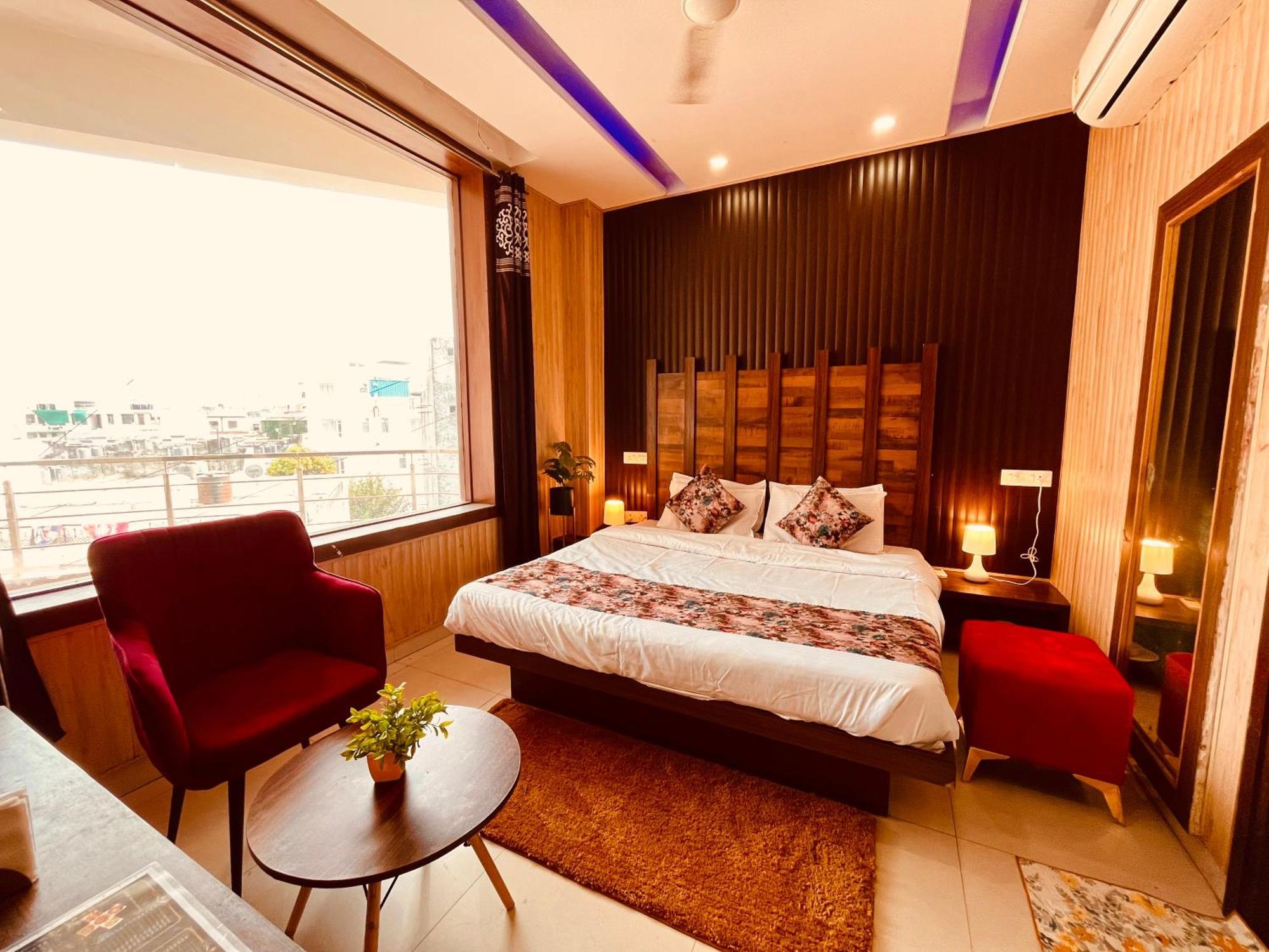 Hotel The Pearl Grand - Top Rated ! Most Awarded ! Parking ! Lift ! Luxury Rooms ! Best Selling Zirakpur Exteriér fotografie