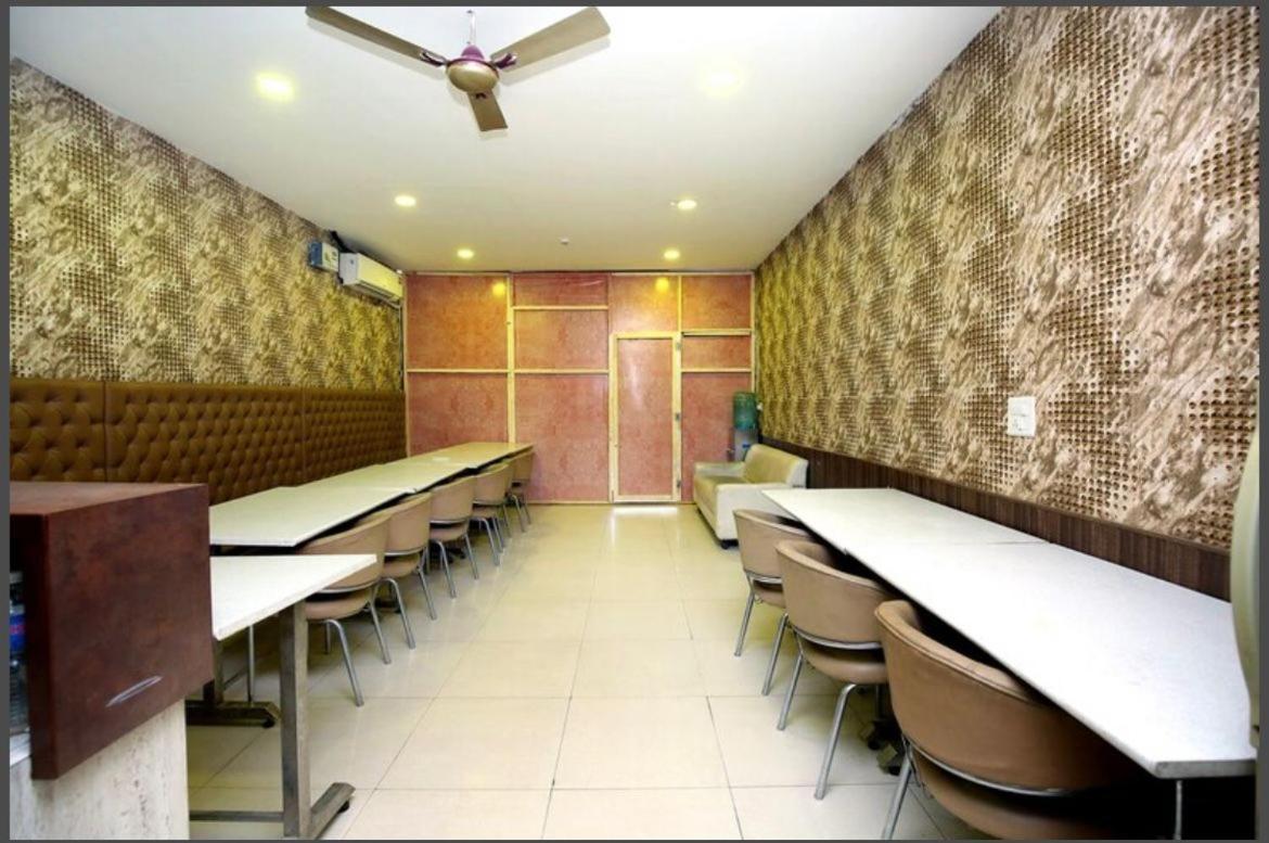 Hotel The Pearl Grand - Top Rated ! Most Awarded ! Parking ! Lift ! Luxury Rooms ! Best Selling Zirakpur Exteriér fotografie
