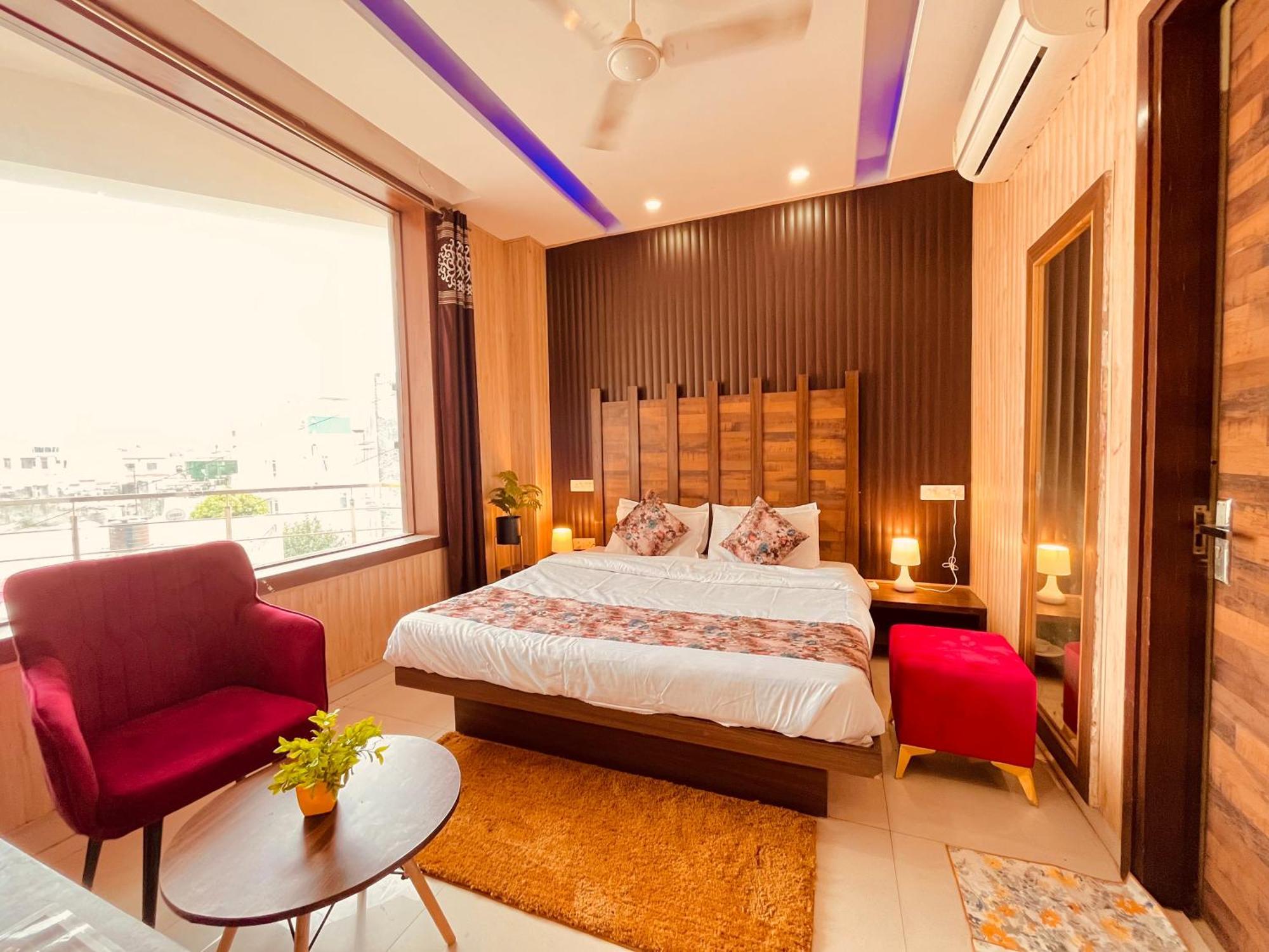Hotel The Pearl Grand - Top Rated ! Most Awarded ! Parking ! Lift ! Luxury Rooms ! Best Selling Zirakpur Exteriér fotografie