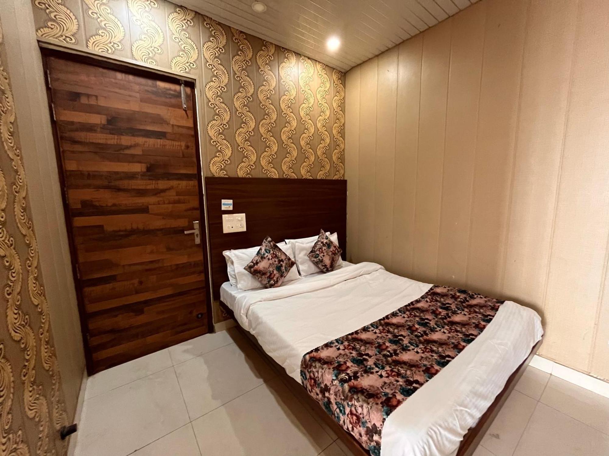 Hotel The Pearl Grand - Top Rated ! Most Awarded ! Parking ! Lift ! Luxury Rooms ! Best Selling Zirakpur Exteriér fotografie